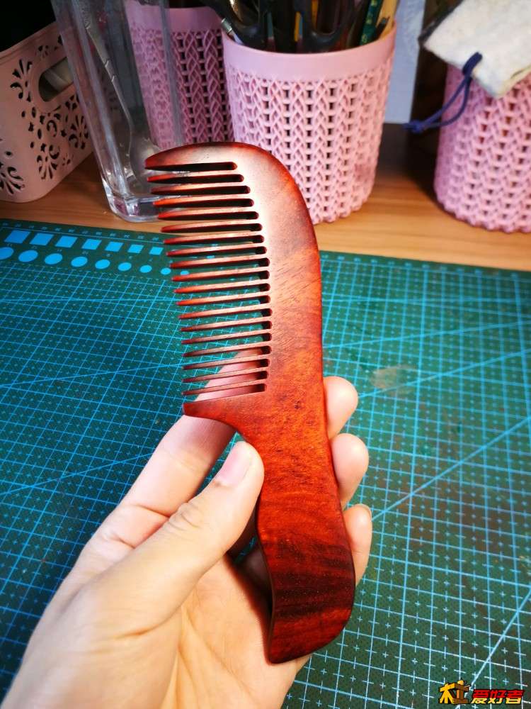 手工小叶紫檀木梳,小叶紫檀梳子图片大全