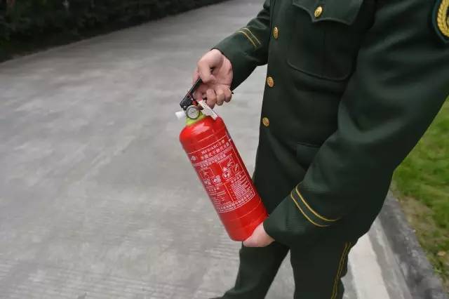公司防火演练使用灭火器,防火安全小知识灭火器使用口诀