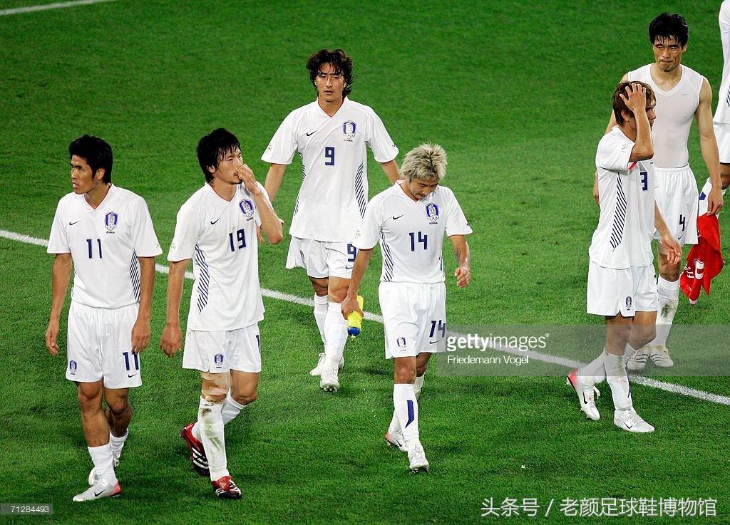 14年世界杯nike推出的足球鞋,2022世界杯各国家队足球鞋盘点