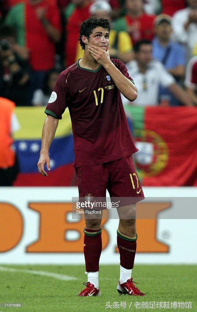 14年世界杯nike推出的足球鞋,2022世界杯各国家队足球鞋盘点