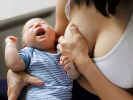 新生儿不吃奶粉怎么办最快方法,新生儿不吃母乳可以直接喝奶粉吗