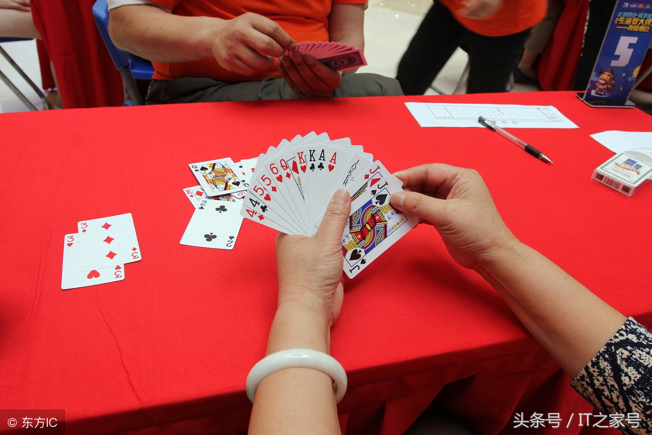 J斗地主、欢乐斗地主，琳琅满目的斗地主有什么区分