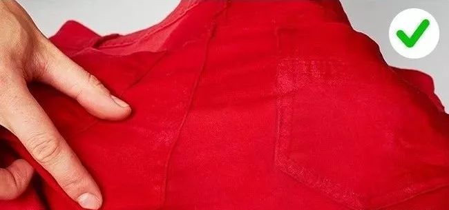 用漂白剂把白色衣服漂黄了怎么办,衣服发黄不要怕用它泡一泡
