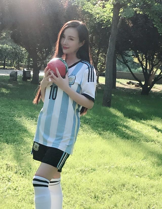 关晓彤清纯美女图片,女明星气质关晓彤