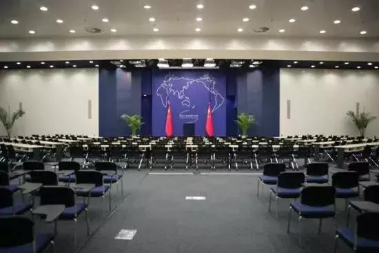 湖北的国际“朋友圈”大揭秘！德甲联赛上挂起海报：“拜仁慕尼黑欢迎潜江”……