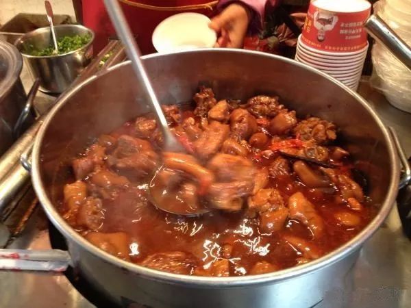 最新长沙美食推荐必吃,长沙美食攻略本地人带你吃遍全城