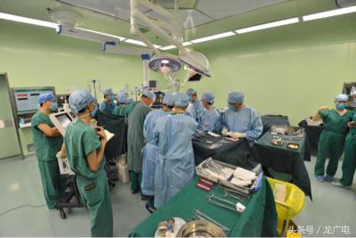 黑龙江首例植入人工心脏患者出院,首例患者双肺移植成功