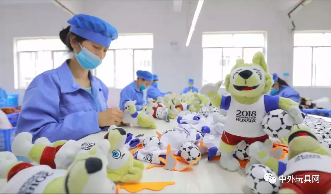 玩具工厂红色小女孩的故事,玩具工厂小女孩的故事完整版