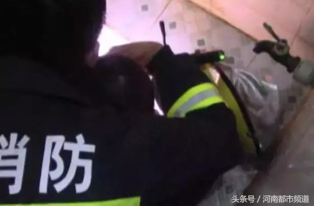 广东5岁男童不慎将脚卡厕洞动弹不得，快看你家用的是不是！