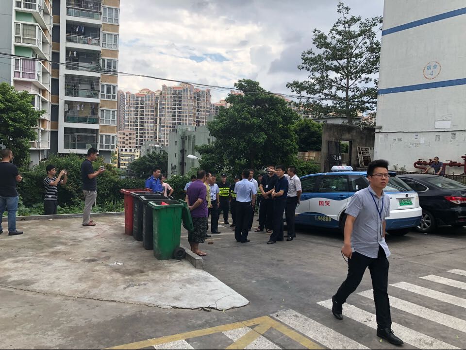 执法中队到镇上开展执法检查,街道联合执法大检查