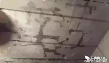 混凝土楼板渗水原因,地下车库楼板渗水是怎么回事