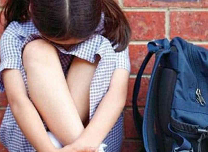 女儿睡觉妈妈掀被子,女儿睡觉到中午妈妈掀被子