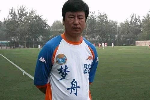 白岩松吐槽足球,白岩松吐槽国足名场面