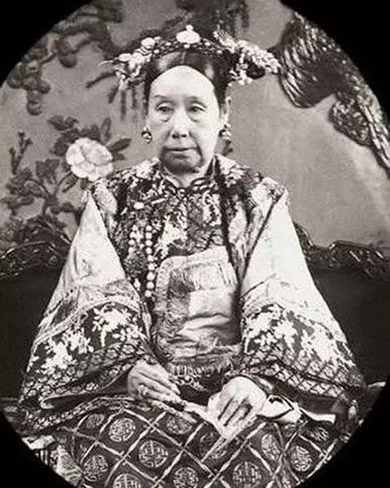 慈禧墓中的宝贝价值,慈禧墓里的珍宝到底价值多少