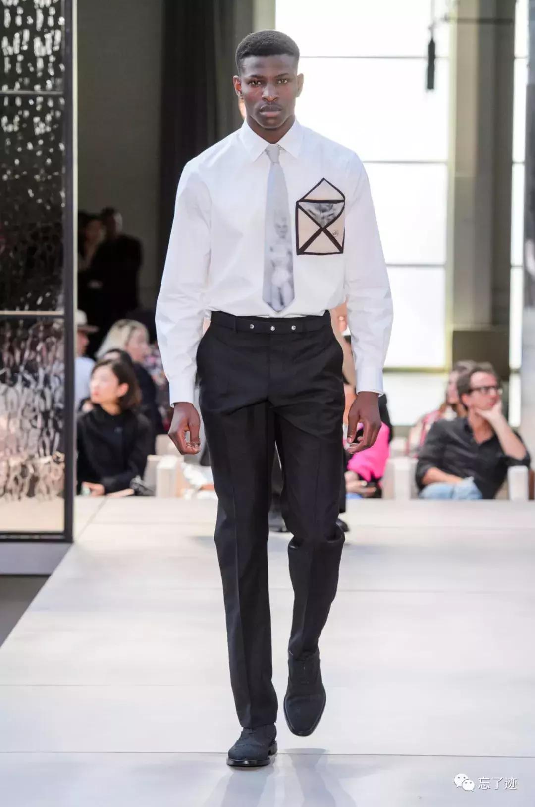 2019年burberry时装周,burberry春夏大秀背面