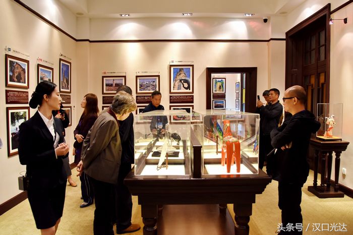 首次展出国外友城赠送给武汉市的礼品琳琅满目赶快去看看！