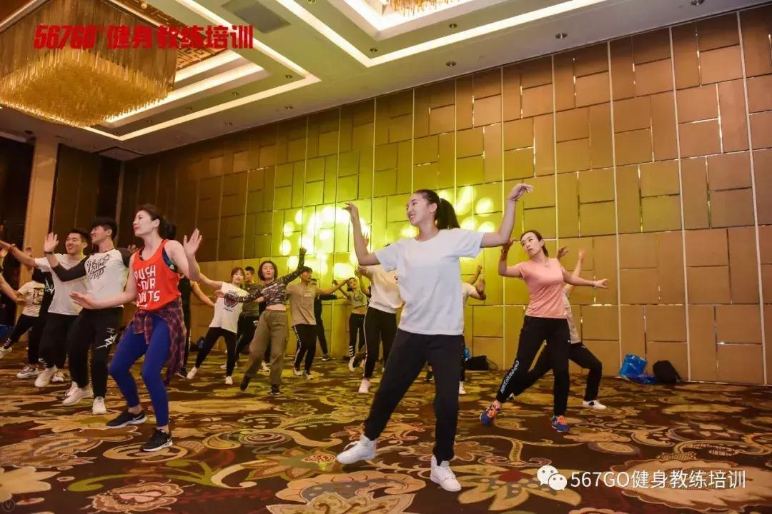 一不谨慎把校庆做成了健身交流大会！哈哈，有多热闹？戳这里