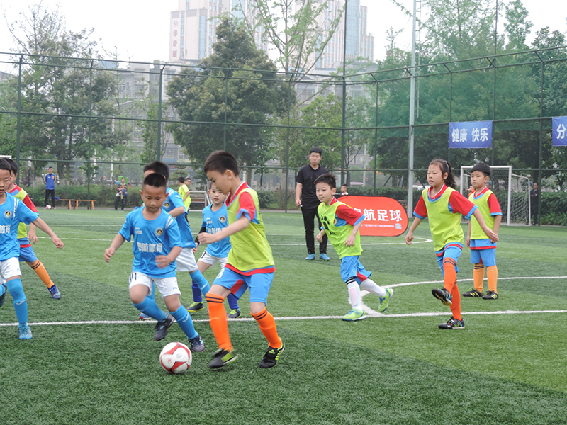 小足球承载着大梦想,2019年嘉陵区中小学生足球比赛