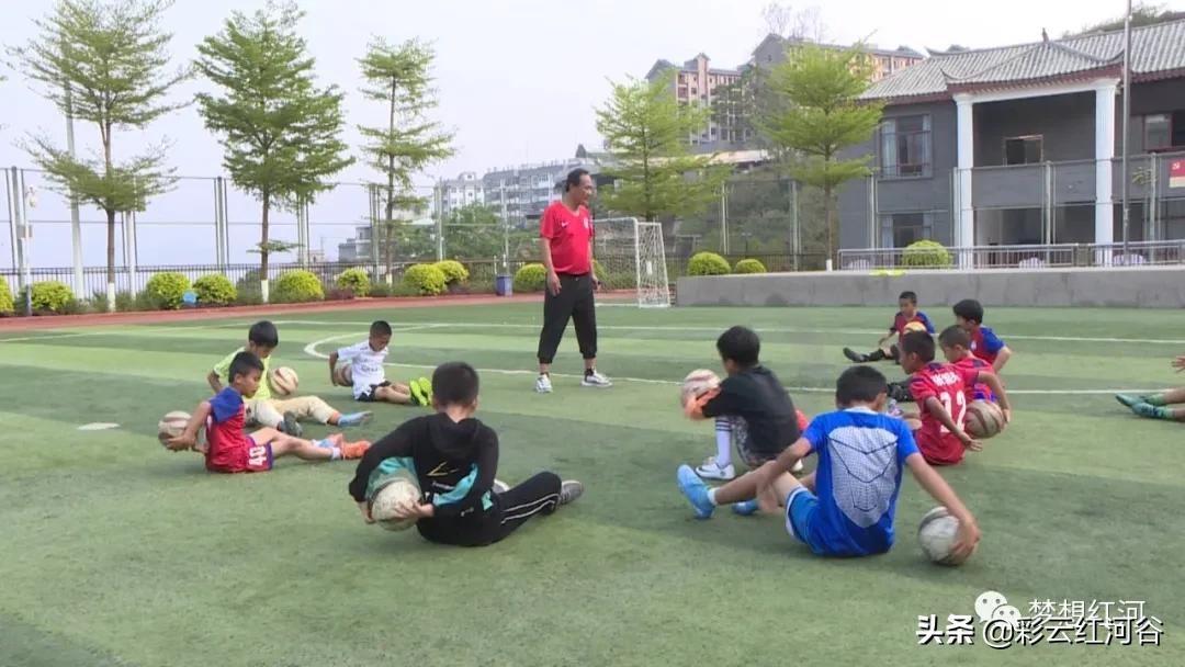 浠庢牎鍥冻鐞冨埌瓒崇悆鏍″洯,绾㈡渤鍘胯冻鐞冨満