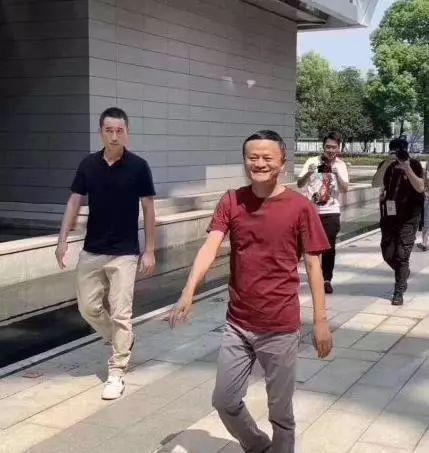 昨天，马云流泪了！退位真实原因曝光……