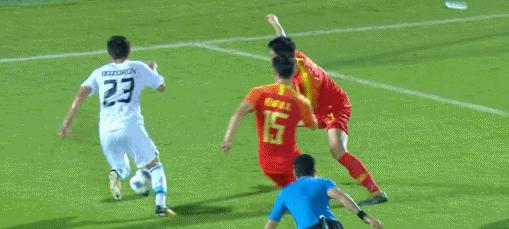 中国男排全力争夺奥运资历,中国男排奥预赛遭两连败