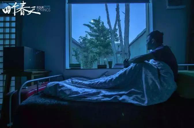 这个男人4年只花1500块陪父母，却看哭千万中国人，巩俐为他点赞