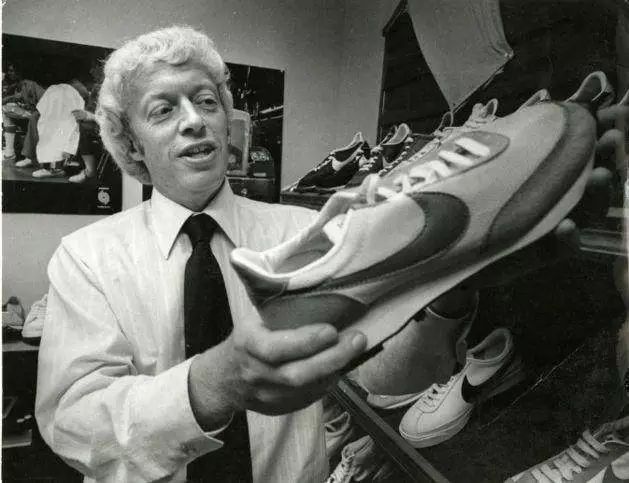 nike起家故事,nike发展励志故事