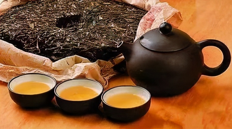 如何挑选云南大厂普洱茶饼,如何选购一款合适的普洱茶