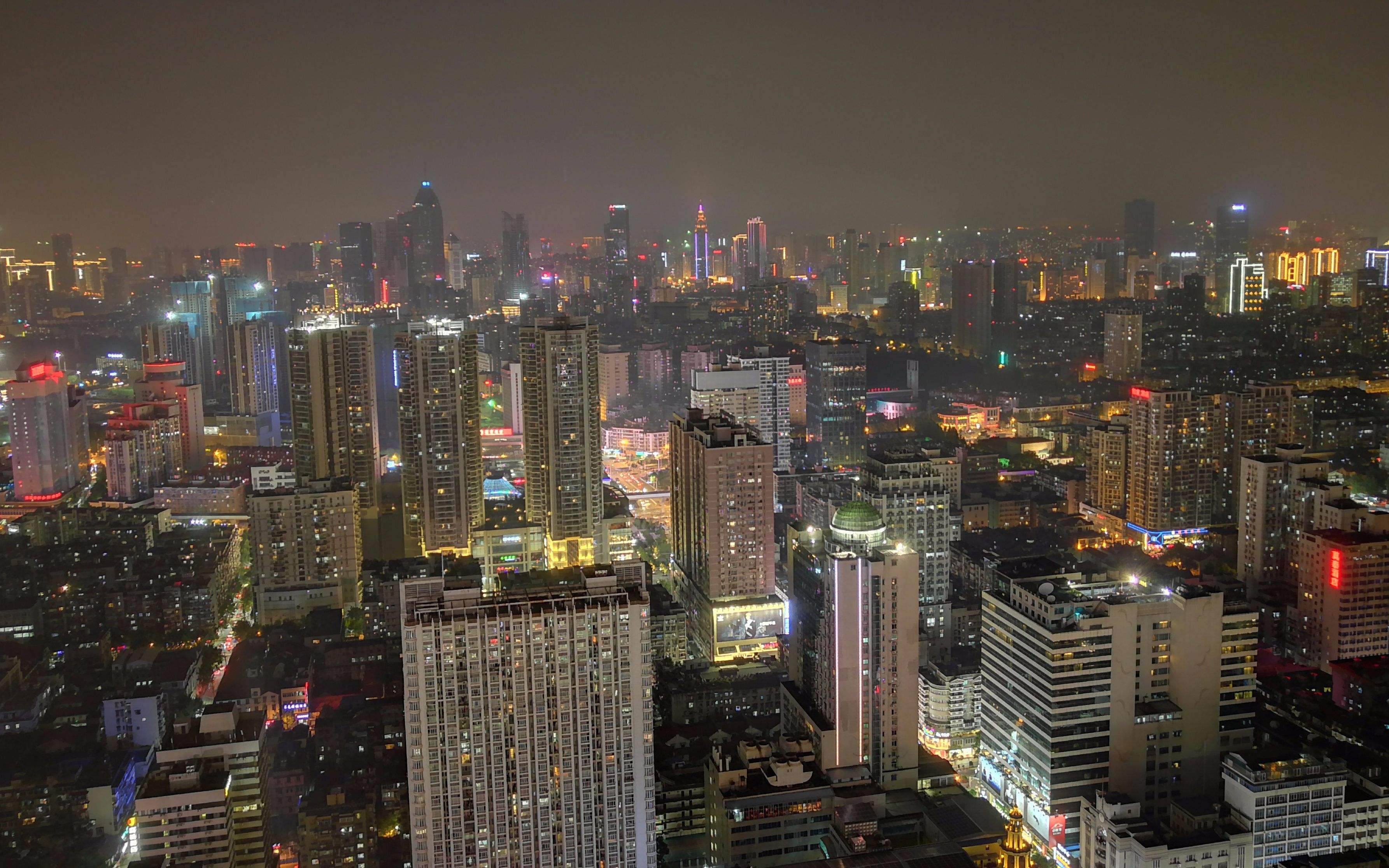 宅家烧烤，欣赏夜景，看书喝茶，疫情期间，我最羡慕住顶楼的朋友