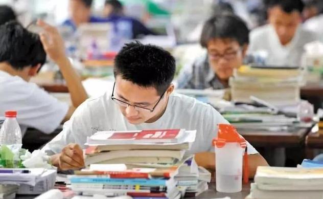 学硕和专硕区分可以自己选择吗,学硕和专硕哪个更值得选择