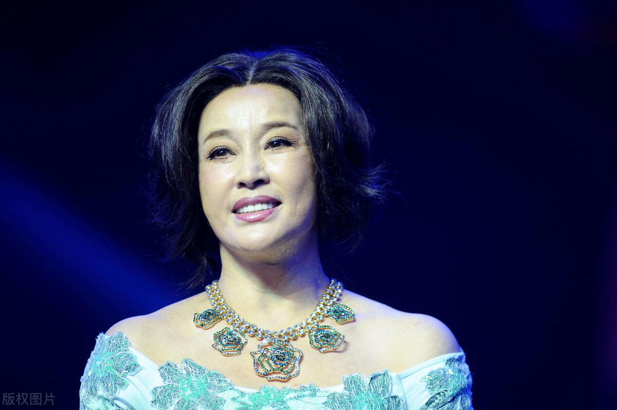 刘晓庆的狗血情史，靠美貌征服了8个男人，强势随意导致婚姻坎坷