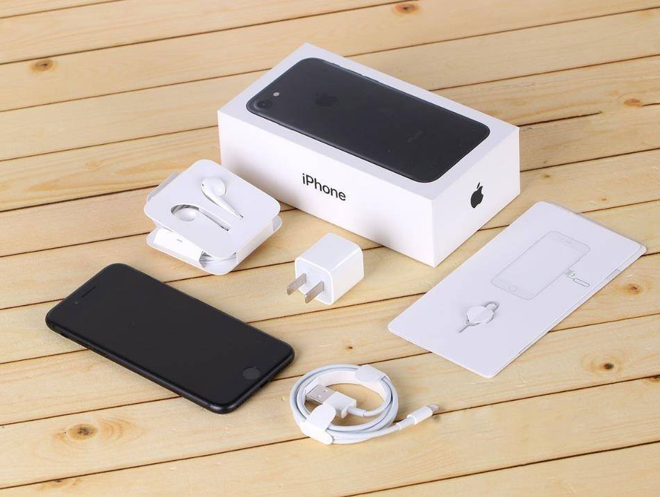 同事用大额头iPhone7，虽被办公室人取笑，但心态却真好