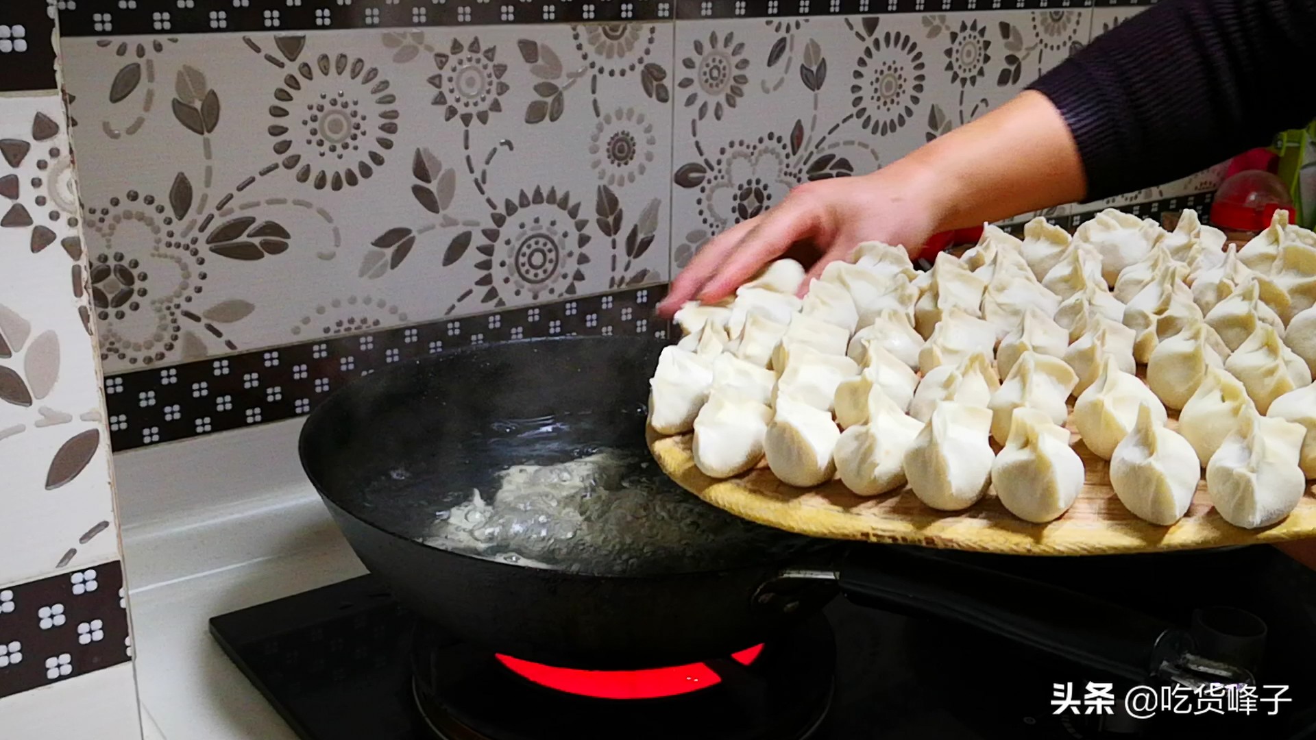 煮饺子别糊汤,煮饺子要不要搅动