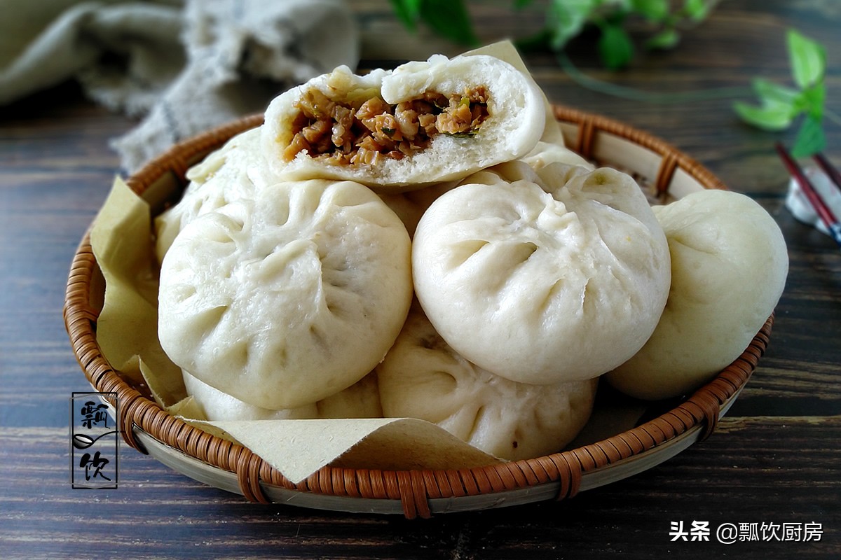 包子这做法，暄软白胖，不塌皮不磁底，放凉了不硬，比买的还暄腾