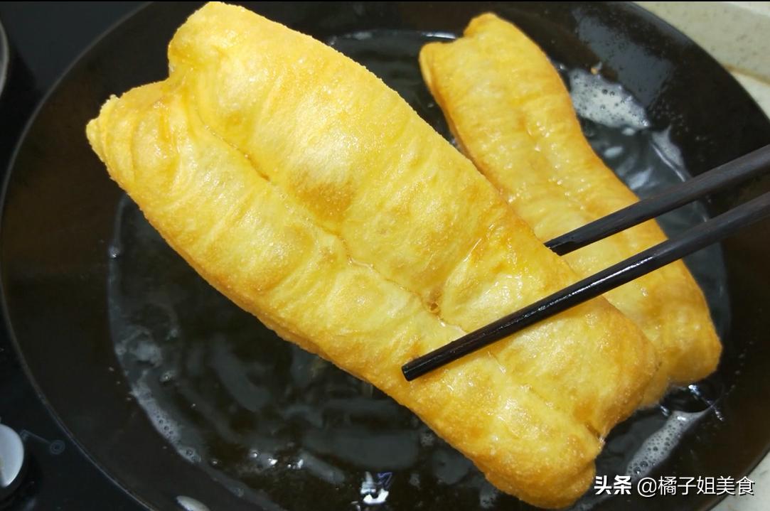 油条做法酥脆空心大油条,油条快速做法和配方的全过程
