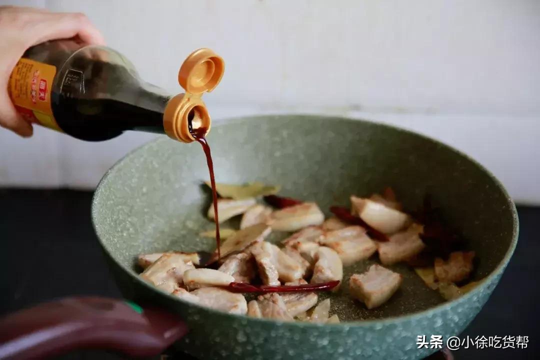 砂锅菱角红烧肉,菱角的功效与作用孕妇