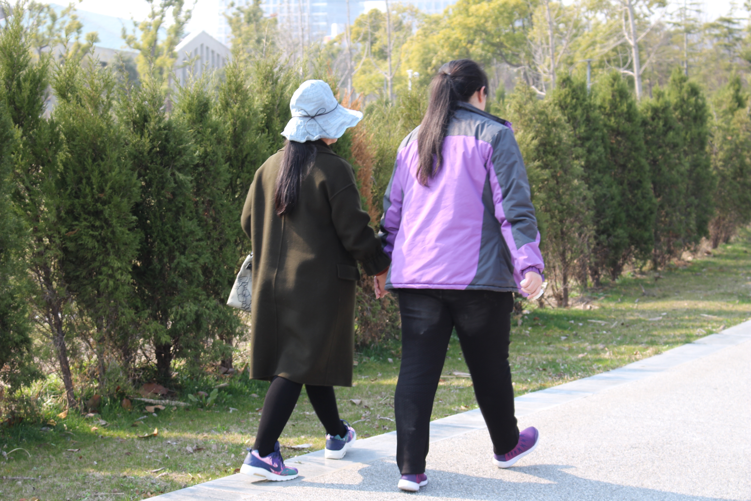 绮剧鐥呭尰闄㈢殑鐧借。澶╀娇,绮剧鐥呭尰闄㈢殑娓╂殩浼樼浜嬭抗