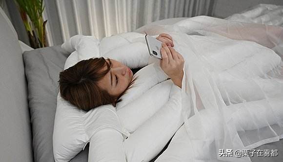 大学女生宿舍熄灯后会怎么样,大学女生宿舍晚上都讨论些什么