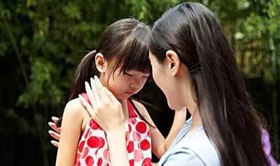孩子老是哭闹该不该哄,第一天家长担心小朋友哭闹