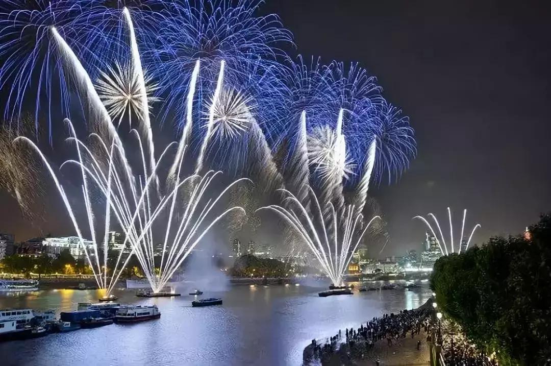 英国跨年的情景,英国跨年
