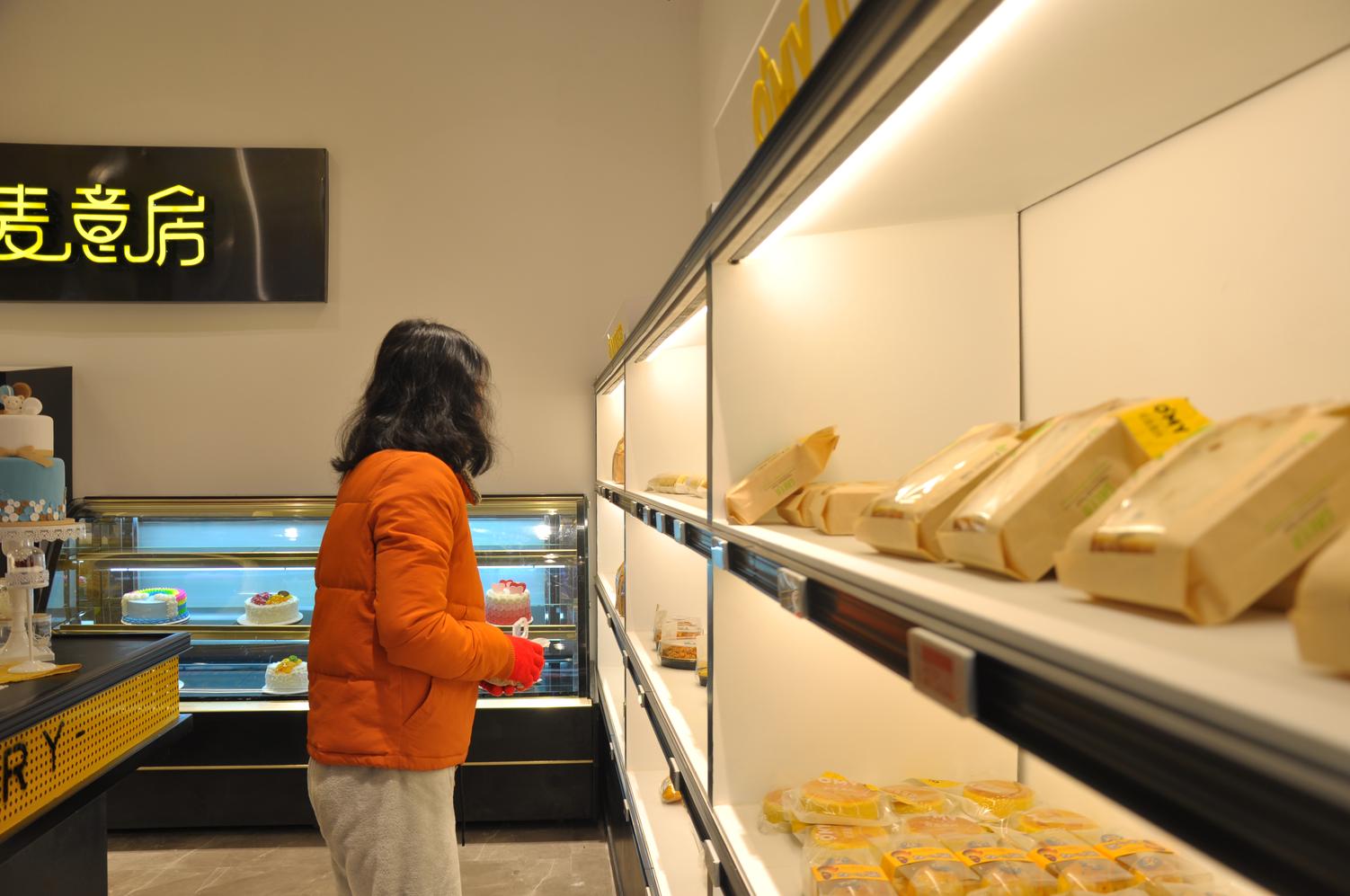 面包展柜里的虫子怎么消除,面包柜里有飞虫怎么去除