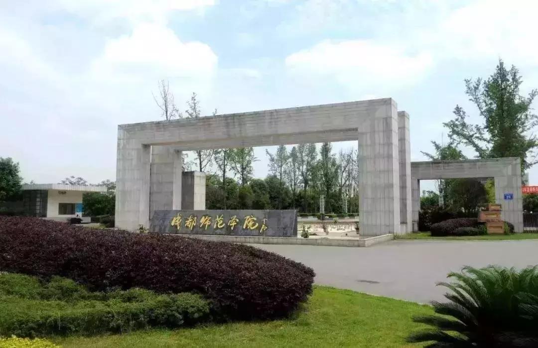 单价9000地铁口湖景住宅,单价1w买地铁精装房