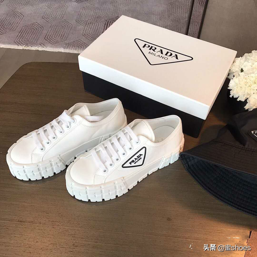 杨幂江疏影粉色,杨幂江疏影艳压全场