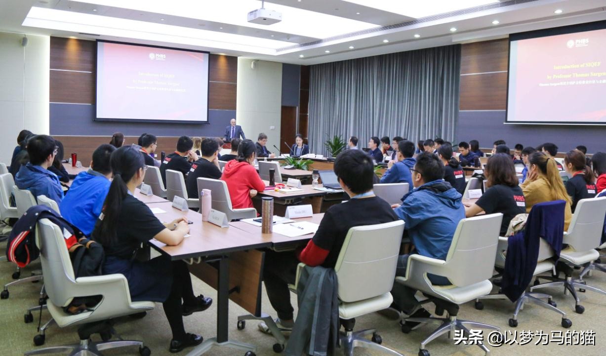 二本文科生报这9个专业靠谱，不仅找工作容易，发展潜力也挺大