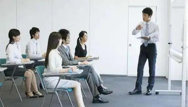 做保险怎么跟客户讲保险,保险出售有哪些误区
