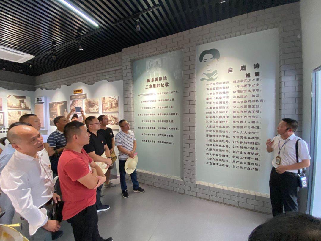 迎七一党支部开展系列活动,在葫芦岩开展党支部主题党日活动