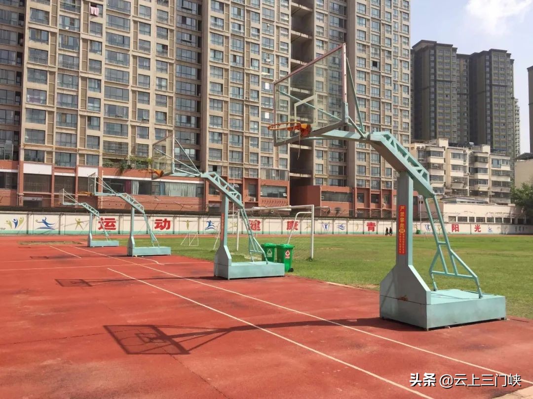 灵宝一高“弦歌不辍正芳华”系列报道：艺术之花满园春