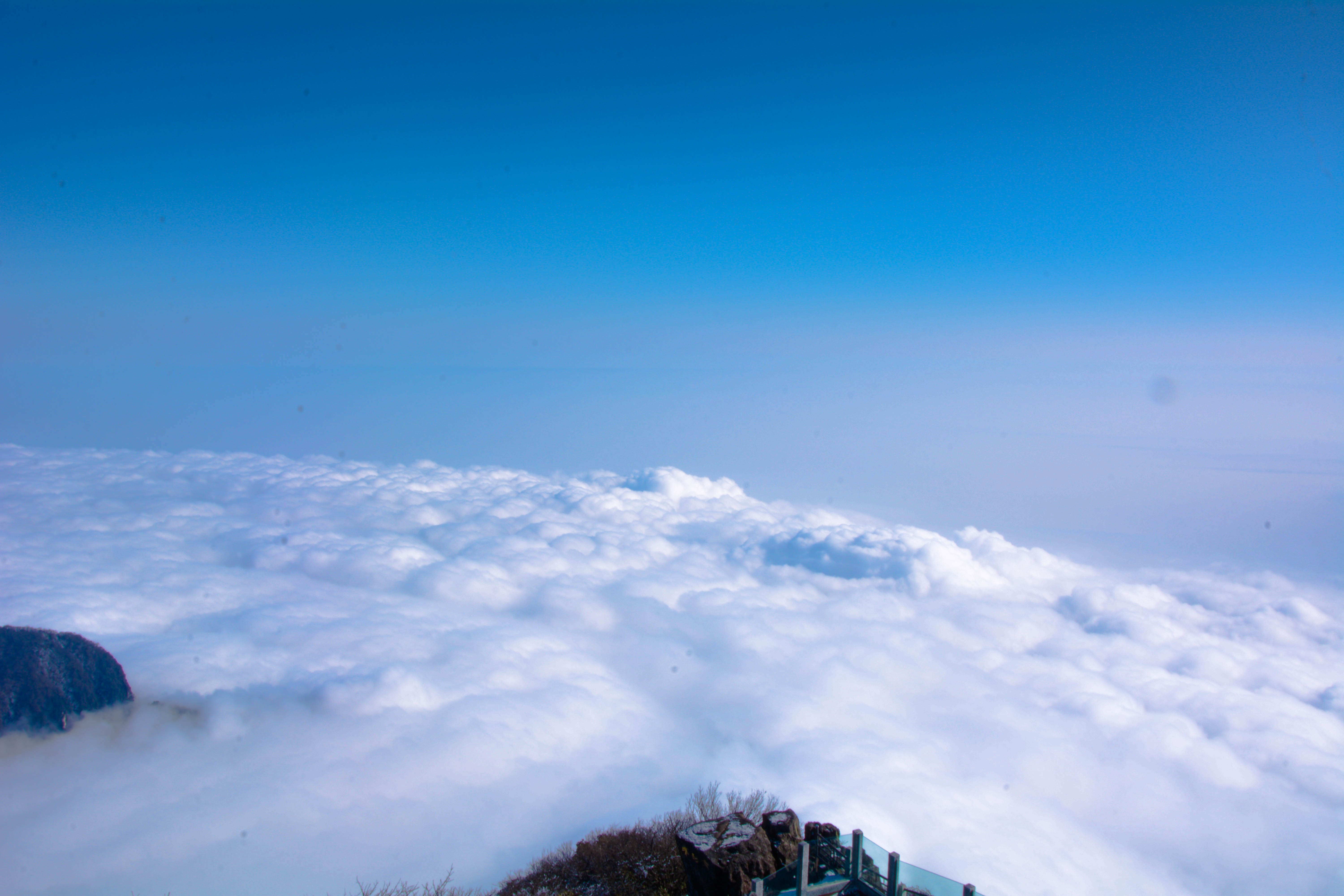 峨眉山冬雪仙境,峨眉山象城旅游