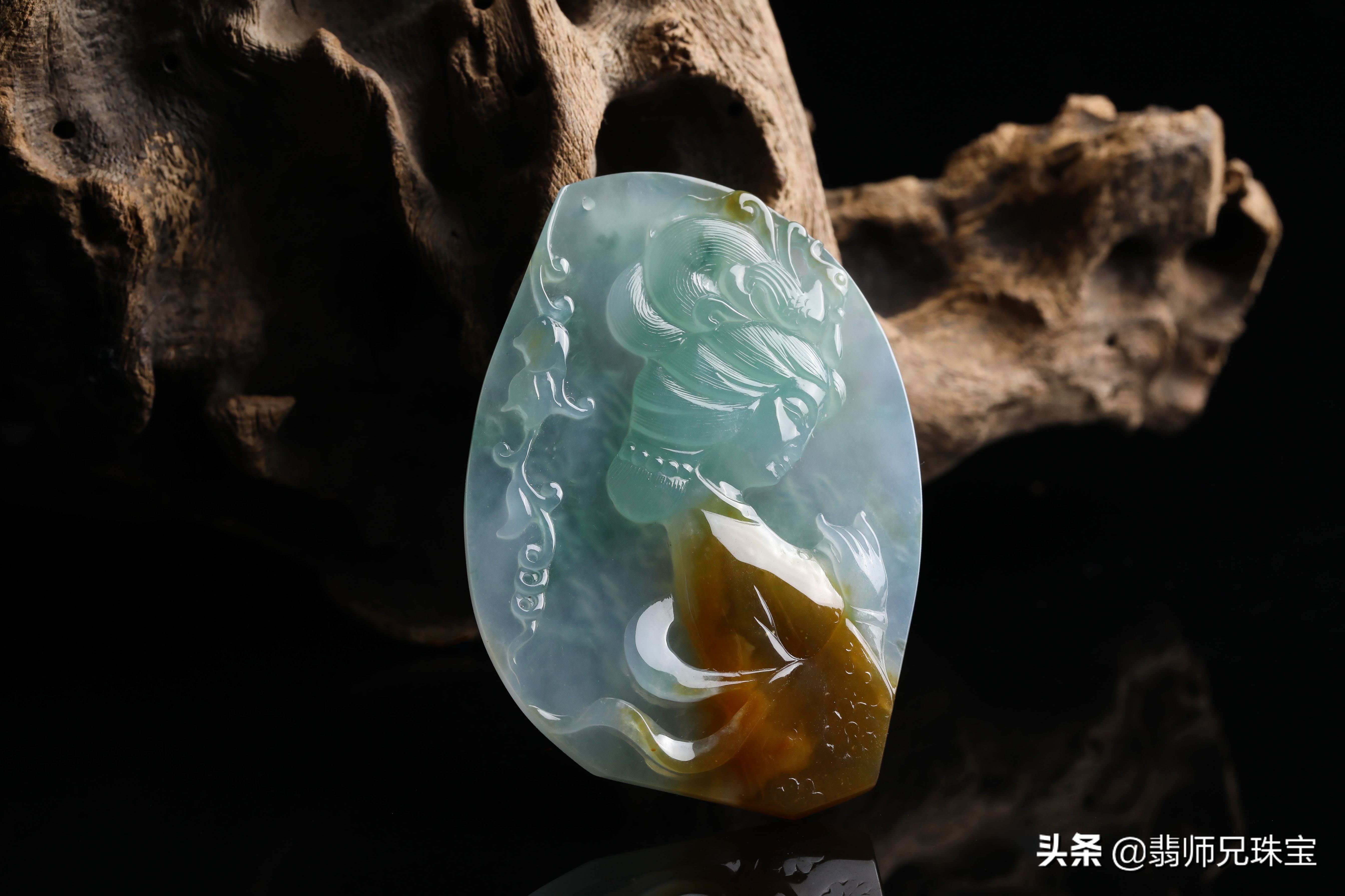 钠长石玉与翡翠的区分,独龙玉和翡翠有什么区分