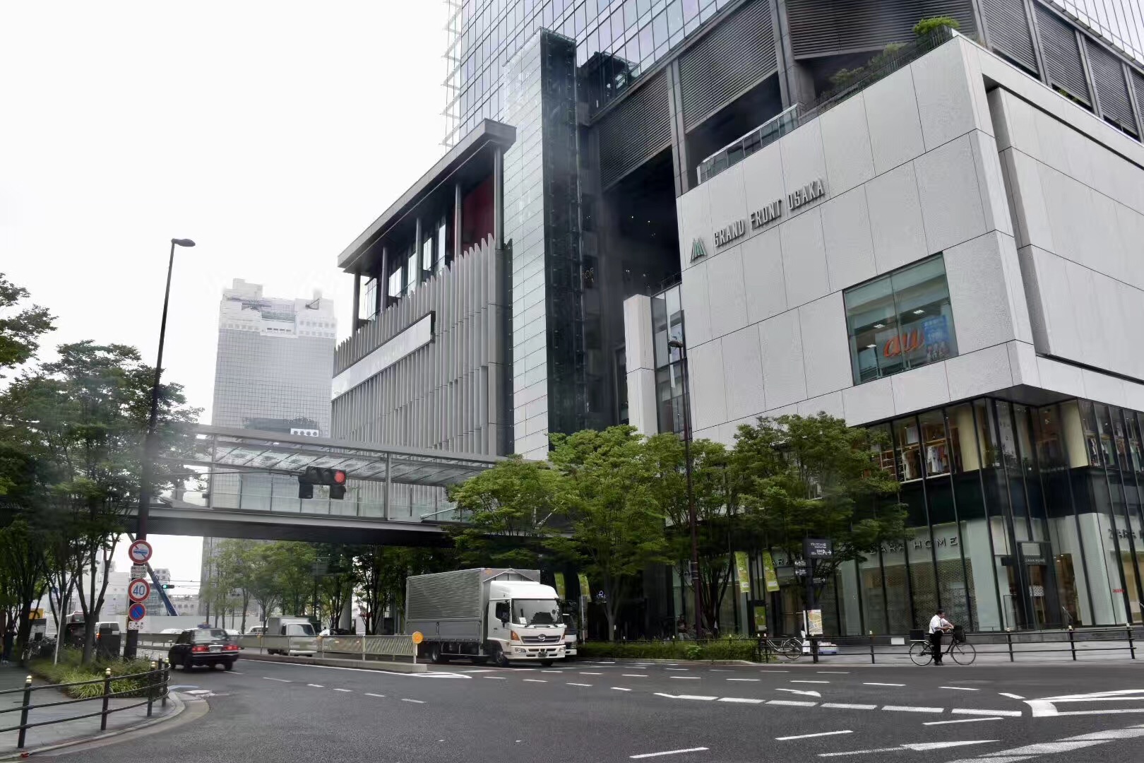 大阪梅田站有什么好吃的东西,大阪梅田适合中年人去的商场
